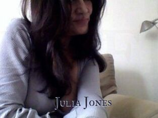 Julia_Jones