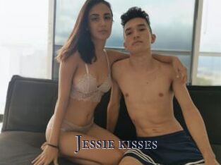 Jessie_kisses