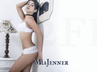 MiaJenner Links 2 Freeporn
