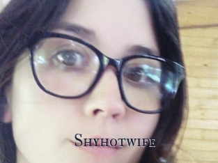 Shyhotwife